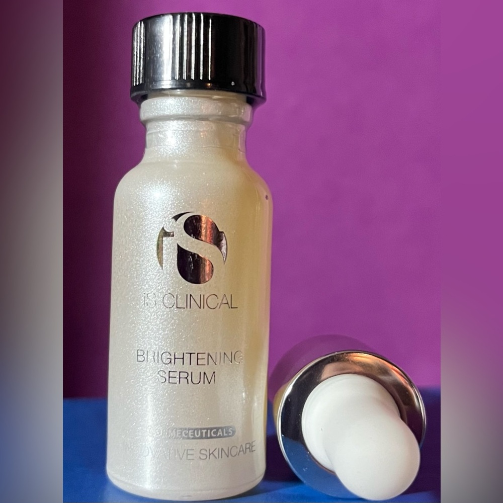 iS CLINICAL BRIGHTENING SERUMโ๏ธโ๏ธ - Picture 3 of 6